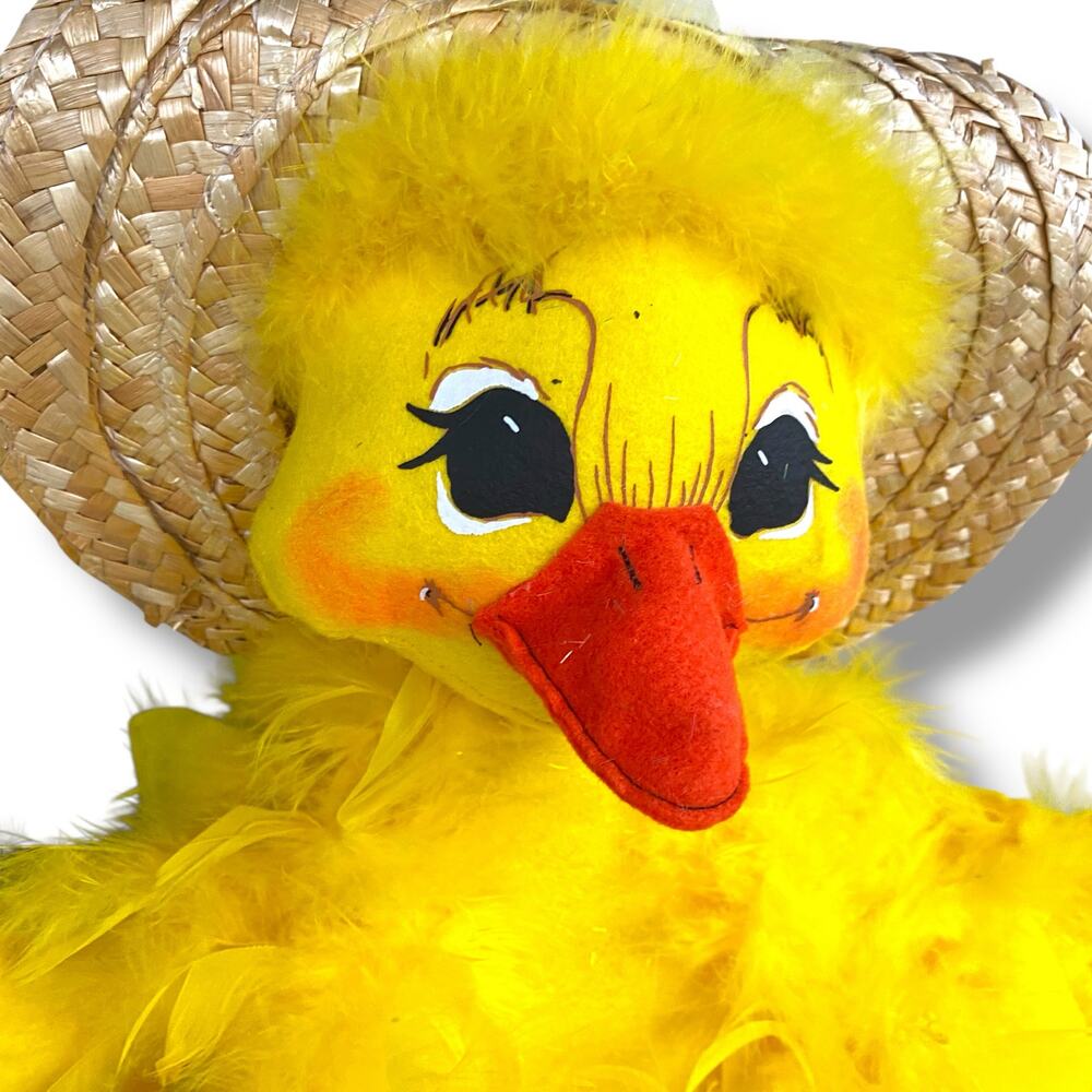 Vintage Annalee 18” Momma Duck Feather Figurine Doll Yellow 2006 Collectible - Picture 2 of 10